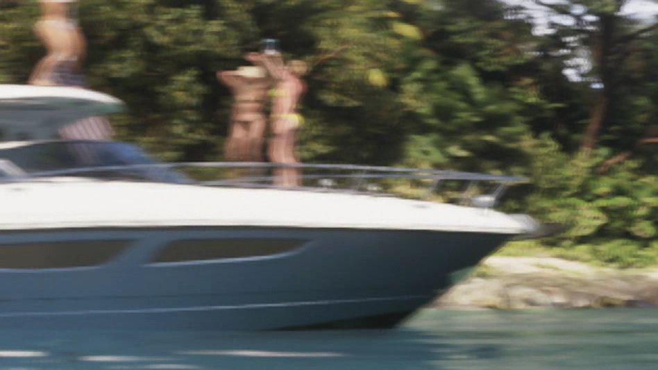 Bateau façon Sea Ray 350 Sundancer — bande-annonce 2